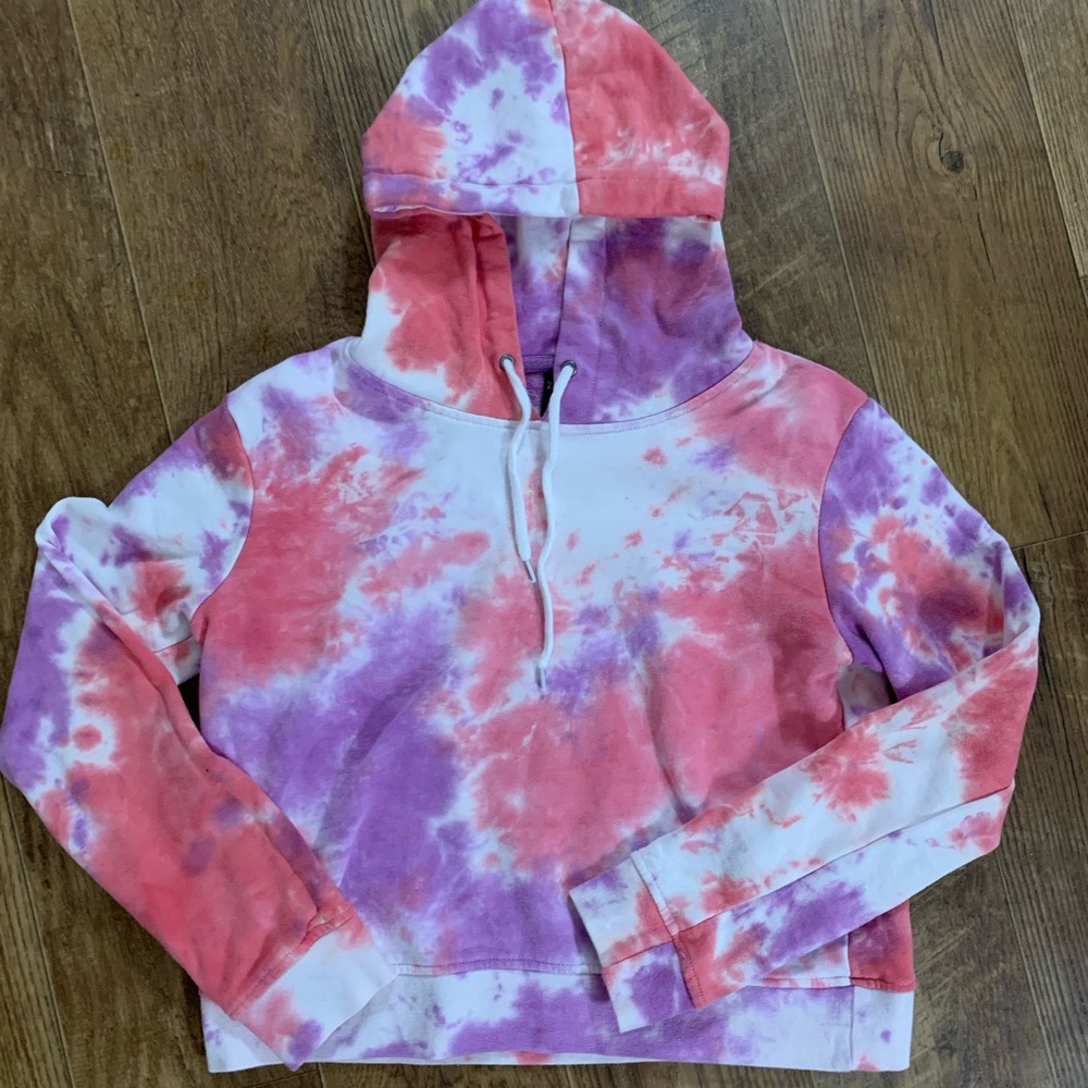 Tie-dye crop hoodie